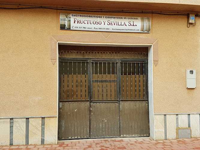 Fotografia tomada fuera de Electrodomésticos y Carpintería en general Fructuoso y Sevilla, S.L. - Carpintería en Torre-Pacheco, Murcia