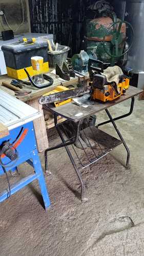 Fotografia tomada fuera de CARPINTERÍA DE MADERA MUEBLES DE COCINA BALTASAR ÁLVAREZ - Carpintería en Parderrubias, Orense