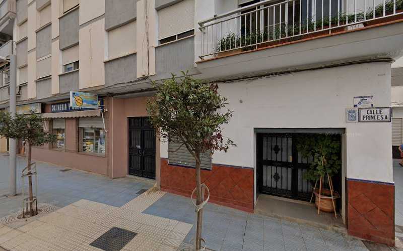 Fotografia tomada fuera de Decoluis - Tienda de artículos de cocina en Torre del Mar, Málaga