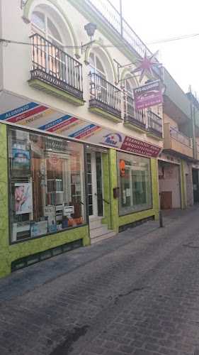 Fotografia tomada fuera de Rivas Aluminios y PVC, Isidoro Rivas Díaz s.l. - Carpintería metálica y de aluminio en Torre del Mar, Málaga