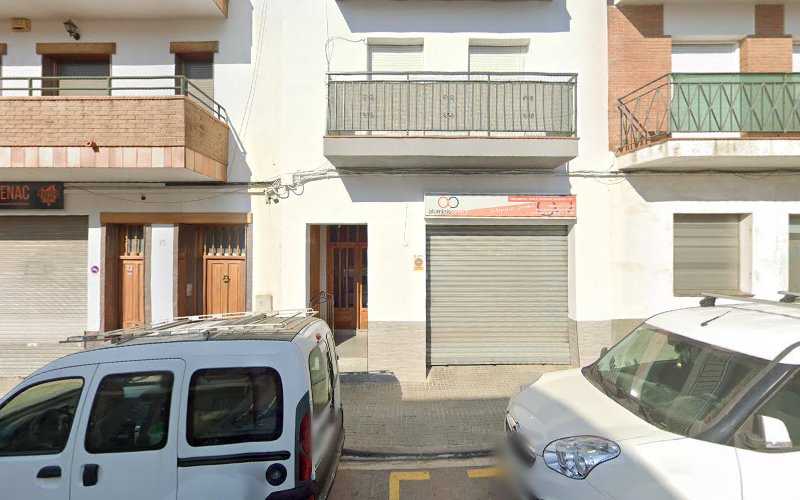 Fotografia tomada fuera de Aluminis Oscar - Carpintería metálica y de aluminio en Malgrat de Mar, Barcelona