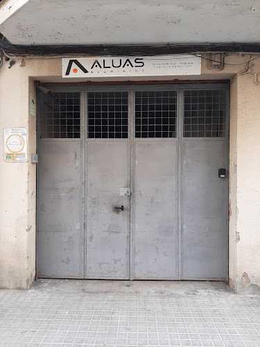 Fotografia tomada fuera de Aluas Carpinteria de Aluminio - Carpintería metálica y de aluminio en Sant Adrià de Besòs, Barcelona