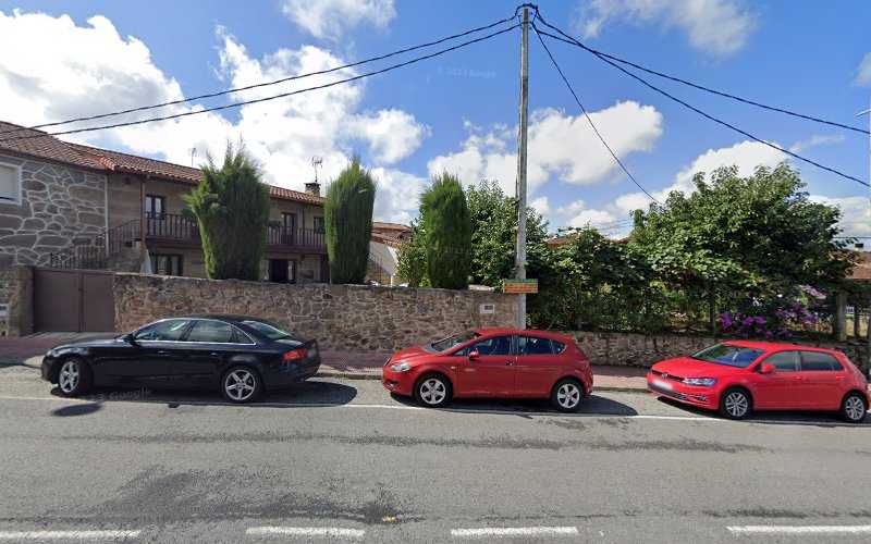 Fotografia tomada fuera de Carpintería de Aluminio Puga Santos - Carpintería en Taboadela, Orense