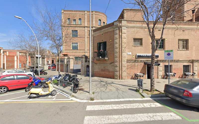 Fotografia tomada fuera de RF Carpintería Ebanistería - Fusteria en Barcelona, Barcelona