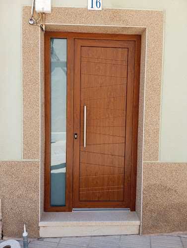 Fotografia tomada fuera de Carpintería PVC y aluminio Martín - Carpintería metálica y de aluminio en Mérida, Badajoz