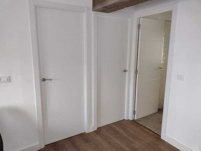 Fotografia tomada fuera de Maderaex - Carpintero en Mérida, Badajoz