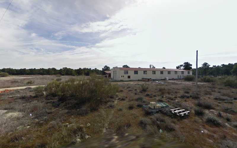 Fotografia tomada fuera de Carpintería Javier Hernández - Tienda de artículos para el hogar en Samboal, Segovia