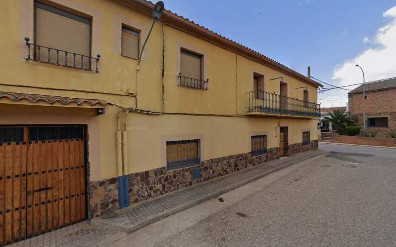 Fotografia tomada fuera de Villahermosa Instalaciones Metálicas - Carpintería metálica y de aluminio en Puebla del Príncipe, Ciudad Real