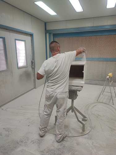 Fotografia tomada fuera de BARNIZADOS Y LACADOS DAVID CONESA - Ebanista en Olesa de Montserrat, Barcelona