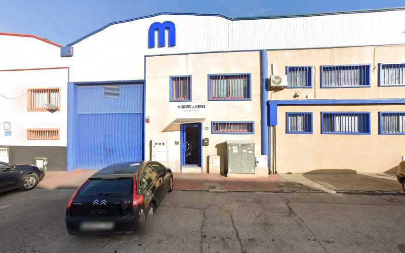 Fotografia tomada fuera de Metalúrgica del Aluminio S.A. - Carpintería metálica y de aluminio en Moraleja de Enmedio, Madrid