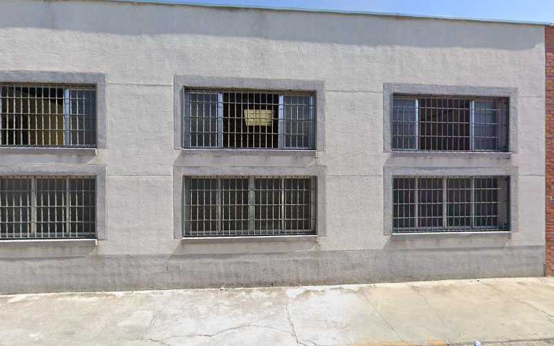 Fotografia tomada fuera de Aluminio Portugal - Carpintería metálica y de aluminio en Moraleja de Enmedio, Madrid