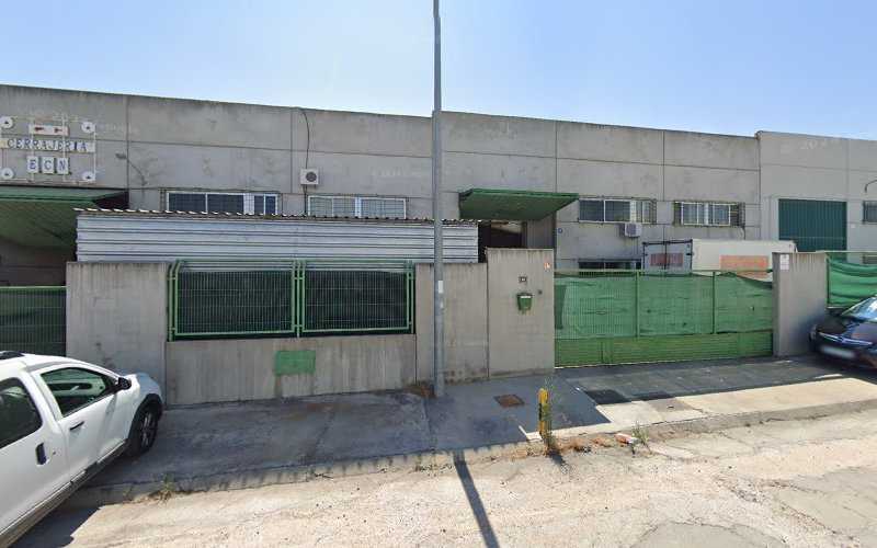 Fotografia tomada fuera de CARES MOBILIARIO S.L. - Carpintero en Moraleja de Enmedio, Madrid