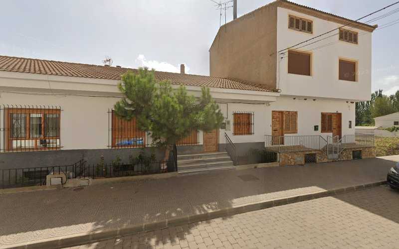 Fotografia tomada fuera de Los Pacos S L - Carpintería metálica y de aluminio en Chirivel, Almería