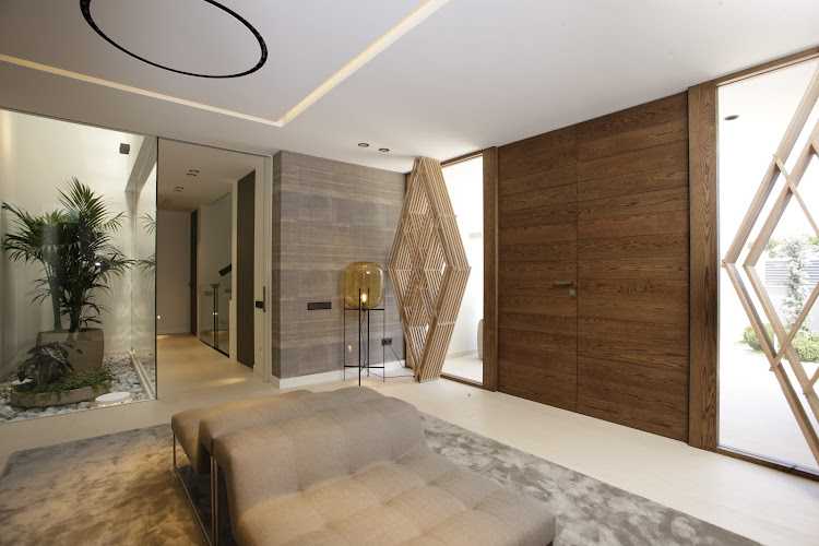 Fotografia tomada fuera de Disbea Diseños Y Proyectos Beatriz Slu - Carpintero en Castellón, Castellón