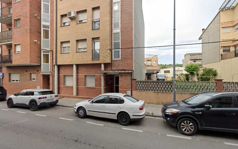 Fotografia tomada fuera de Campos Façanes i Finestres - Metal·listeria en Cardedeu, Barcelona