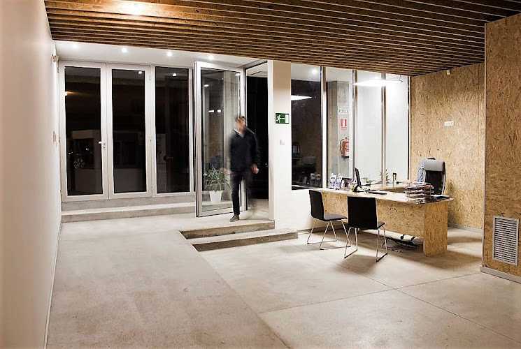 Fotografia tomada fuera de Galventalia - Carpintería metálica y de aluminio en Carballo, A Coruña