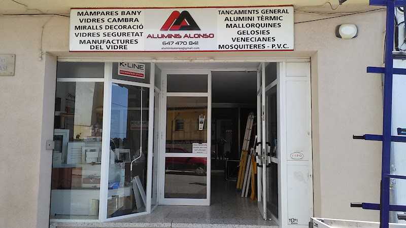Fotografia tomada fuera de Aluminis Alonso - Carpintería metálica y de aluminio en Calafell, Tarragona