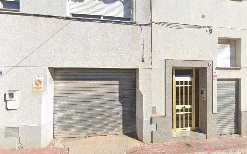 Fotografia tomada fuera de Tequal2002, S.L. - Carpintería metálica y de aluminio en Calafell, Tarragona