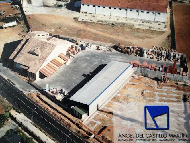Fotografia tomada fuera de Angel del Castillo Martín S.L.U. - Tienda de materiales para la construcción en Cobisa, Toledo