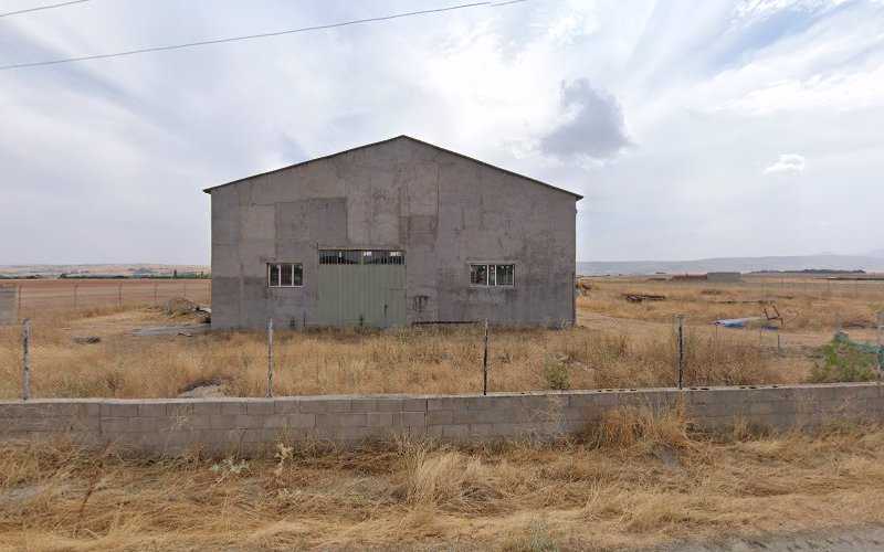 Fotografia tomada fuera de ALUMINIOS HERMANOS TEJERINA - Carpintería metálica y de aluminio en La Colilla, Ávila