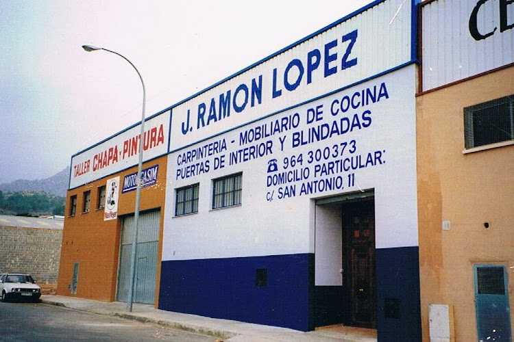 Fotografia tomada fuera de Jose Ramon Lopez Jornet - Tienda de muebles de cocina en Benicàssim, Castellón