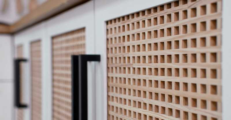 Fotografia tomada fuera de Cat Mader S.L. - Fábrica de muebles en Catral, Alicante