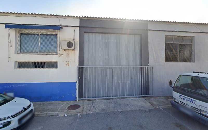 Fotografia tomada fuera de frayta - Carpintería metálica y de aluminio en Catral, Alicante