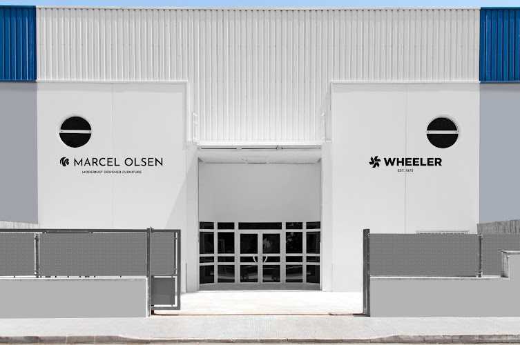 Fotografia tomada fuera de Marcel Olsen - Modernist Designer Furniture - Tienda de muebles en Catral, Alicante