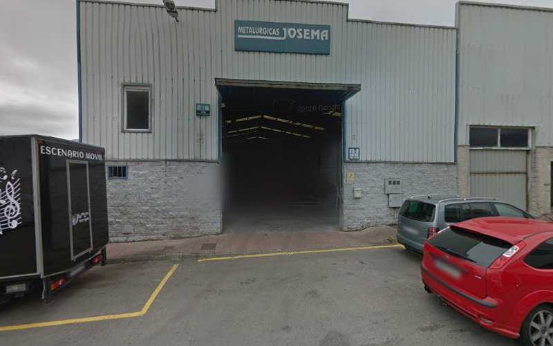 Fotografia tomada fuera de Metalúrgicas Josema - Carpintería metálica y de aluminio en Cartes, Cantabria
