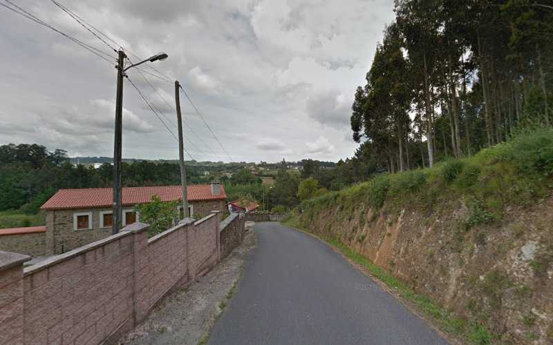 Fotografia tomada fuera de A Meedeira - Tienda de armarios en Cañas ( Santa Baia ), A Coruña