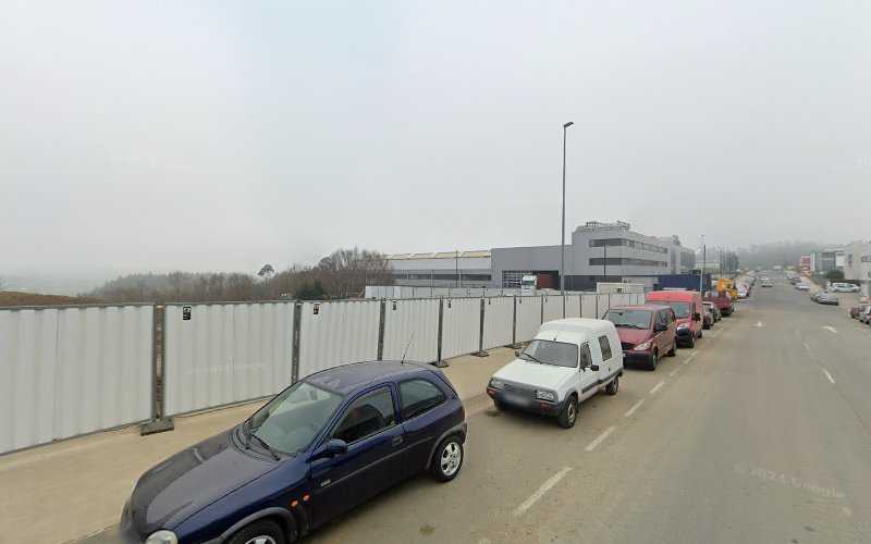 Fotografia tomada fuera de Vilares Chas - Carpintería aluminio y pvc - Carpintería metálica y de aluminio en Casillas, A Coruña