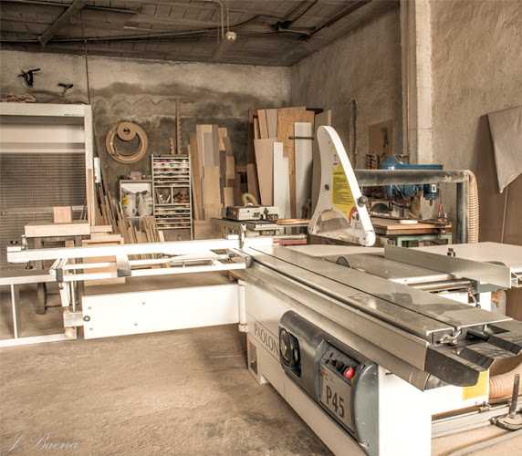 Fotografia tomada fuera de Salvador Díaz e hijos - Carpintería en Alfacar, Granada