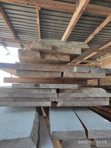 Fotografia tomada fuera de S. Valenciana De Maderas S. L. - Establecimiento de venta de madera en Valencia, Valencia