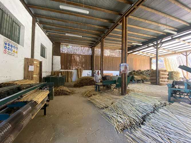 Fotografia tomada fuera de Cañizos Andalucía - Tienda de suministros para trabajar la madera en Cabrillas, Málaga