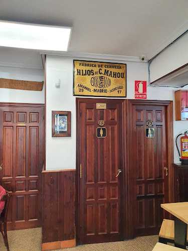 Fotografia tomada fuera de Bodega Amistad - restaurantes en Madrid, Madrid