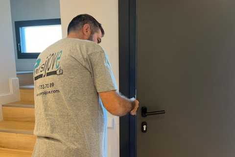 Fotografia tomada fuera de Persijove - Carpintería metálica y de aluminio en Terrassa, Barcelona