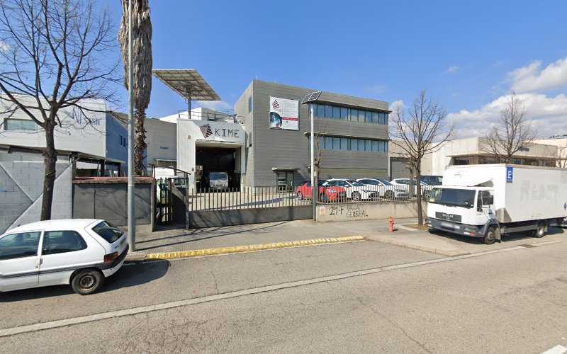 Fotografia tomada fuera de SIMONSAIT - Carpintería metálica y de aluminio en Terrassa, Barcelona