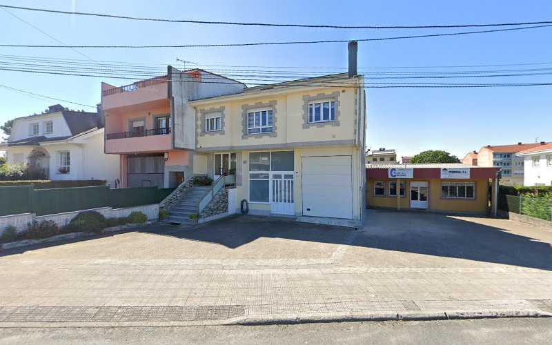 Fotografia tomada fuera de Aluminios Pablo - Carpintería metálica y de aluminio en Teixeiro, A Coruña