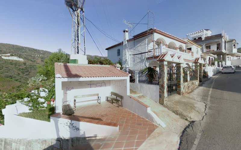 Fotografia tomada fuera de Carpinteria muebles luca - Carpintería en Valdés, Málaga