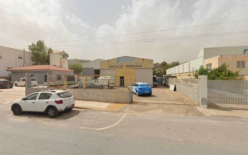 Fotografia tomada fuera de Juveme Aluminios Y Cristal S L L - Carpintería metálica y de aluminio en Macael, Almería