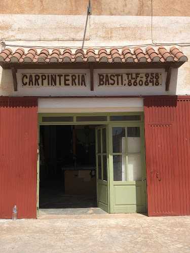 Fotografia tomada fuera de Carpintería Basti C.B. - Tienda de suministros para trabajar la madera en Baza, Granada