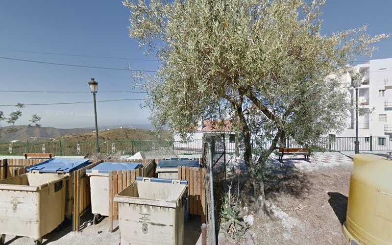 Fotografia tomada fuera de Aluminios Salvador Jimenez - Carpintería en Canillas de Aceituno, Málaga