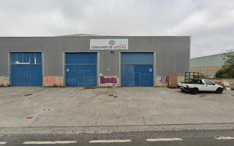 Fotografia tomada fuera de Cerramientos Artu S. L. - Carpintería metálica y de aluminio en Zaratamo, Vizcaya