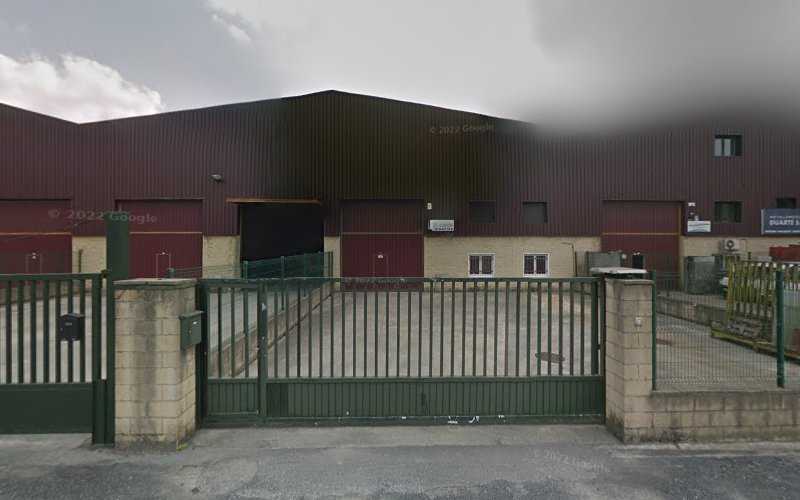 Fotografia tomada fuera de SOALUM-2000 S.L. - Carpintería metálica y de aluminio en Galdakao, Vizcaya