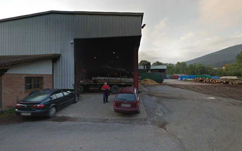 Fotografia tomada fuera de Bernaola Zerrategia-Aserradero Bernaola - Aserradero en Ugarte, Vizcaya