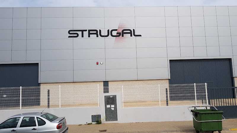 Fotografia tomada fuera de STRUGAL Valencia - Carpintería metálica y de aluminio en Almussafes, Valencia