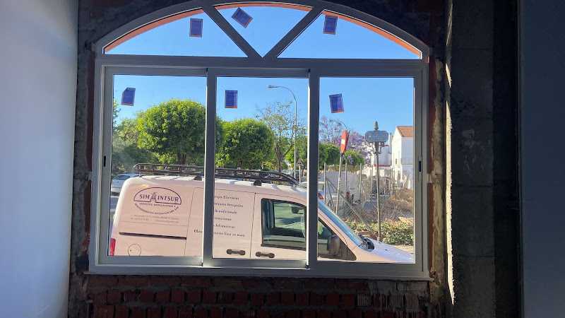 Fotografia tomada fuera de Curvados Aljarafe SC - Carpintería metálica y de aluminio en Bollullos de la Mitación, Sevilla