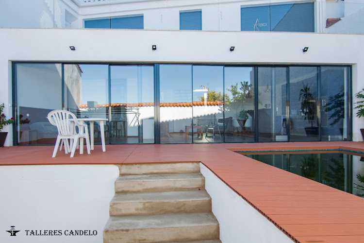 Fotografia tomada fuera de Aluminios Candelo - Carpintería metálica y de aluminio en Miajadas, Cáceres