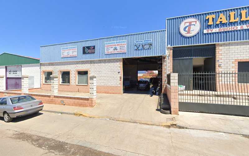 Fotografia tomada fuera de Serrano Babiano Carpintería Metálica - Carpintería metálica y de aluminio en Talarrubias, Badajoz