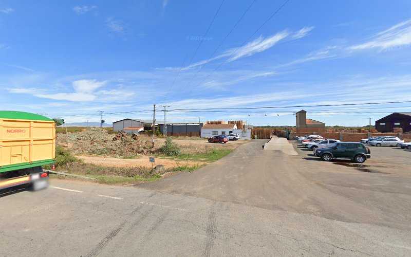 Fotografia tomada fuera de SERRERIAS MADRIGALEJO, S.L. - Aserradero en Cáceres - Aserradero en Madrigalejo, Cáceres